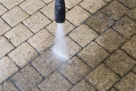 Paver Sealing vs. Leaving Pavers Natural Thumbnail